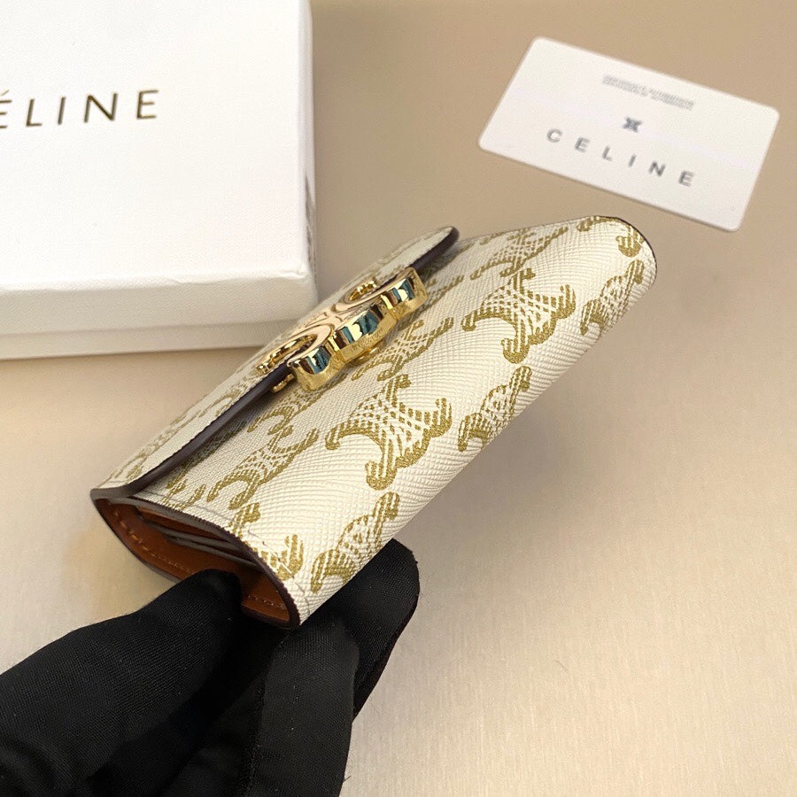 【セリーヌ】大人気極上レザー仕立て クラシックで上品な選択