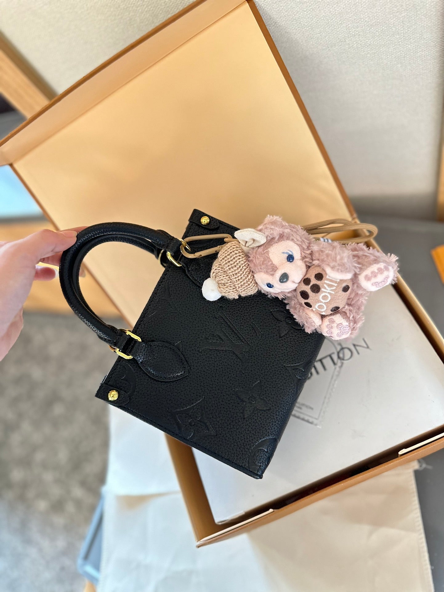 【ルイヴィトン】♢OnTheGo|圧紋レザーの高級感、今季注目のスタイル♪即日発送対応