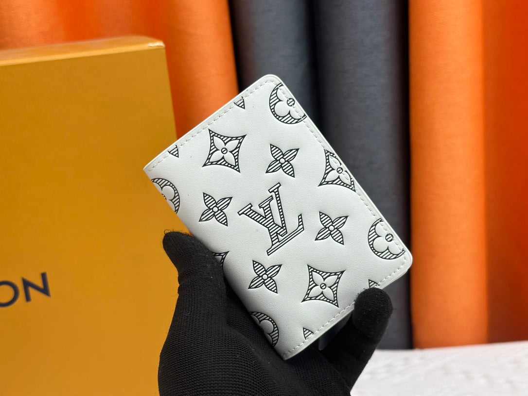 【ルイヴィトン】モノグラムシャドウ 長財布と短財布 機能性と高級感を両立