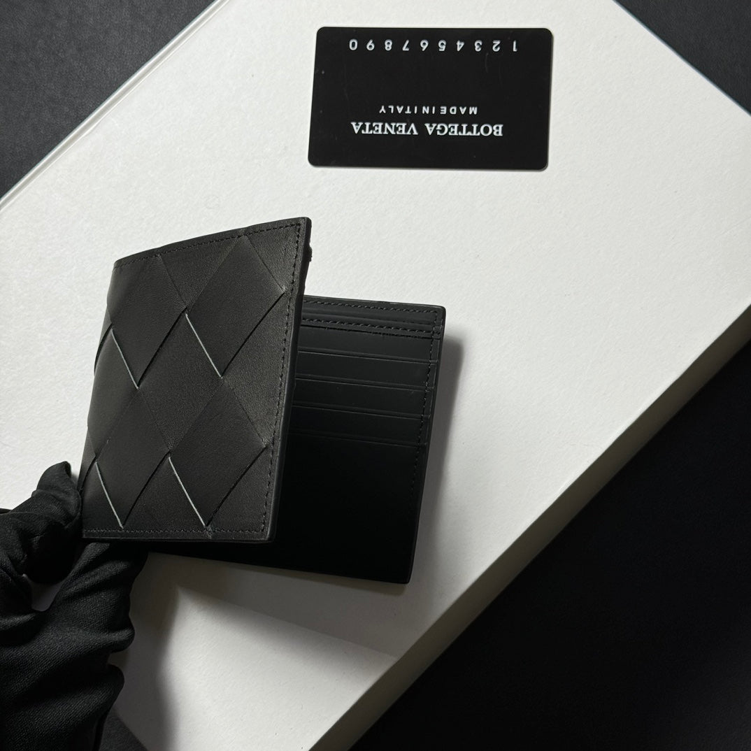 【ボッテガヴェネタ】黒カセット 二つ折り 財布☆超人気☆