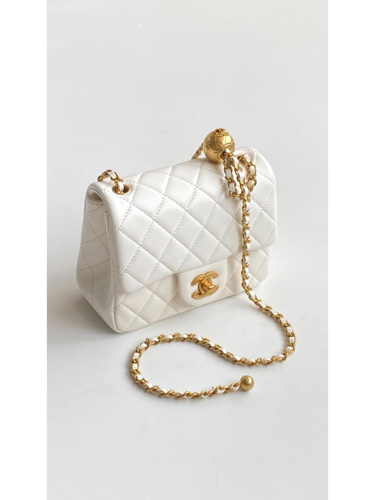 【シャネル】新作♪大人気の斜め掛け♡Flap Bag Gold Ball-選べる4色