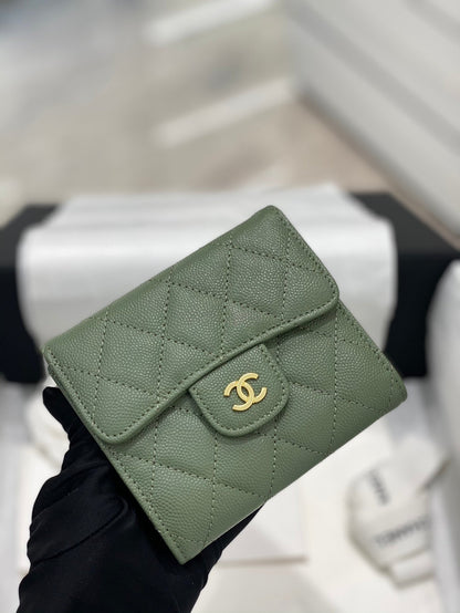 【シャネル】大人気コンパクト ♪マトラッセ♪三つ折り財布 キャビアスキン5色