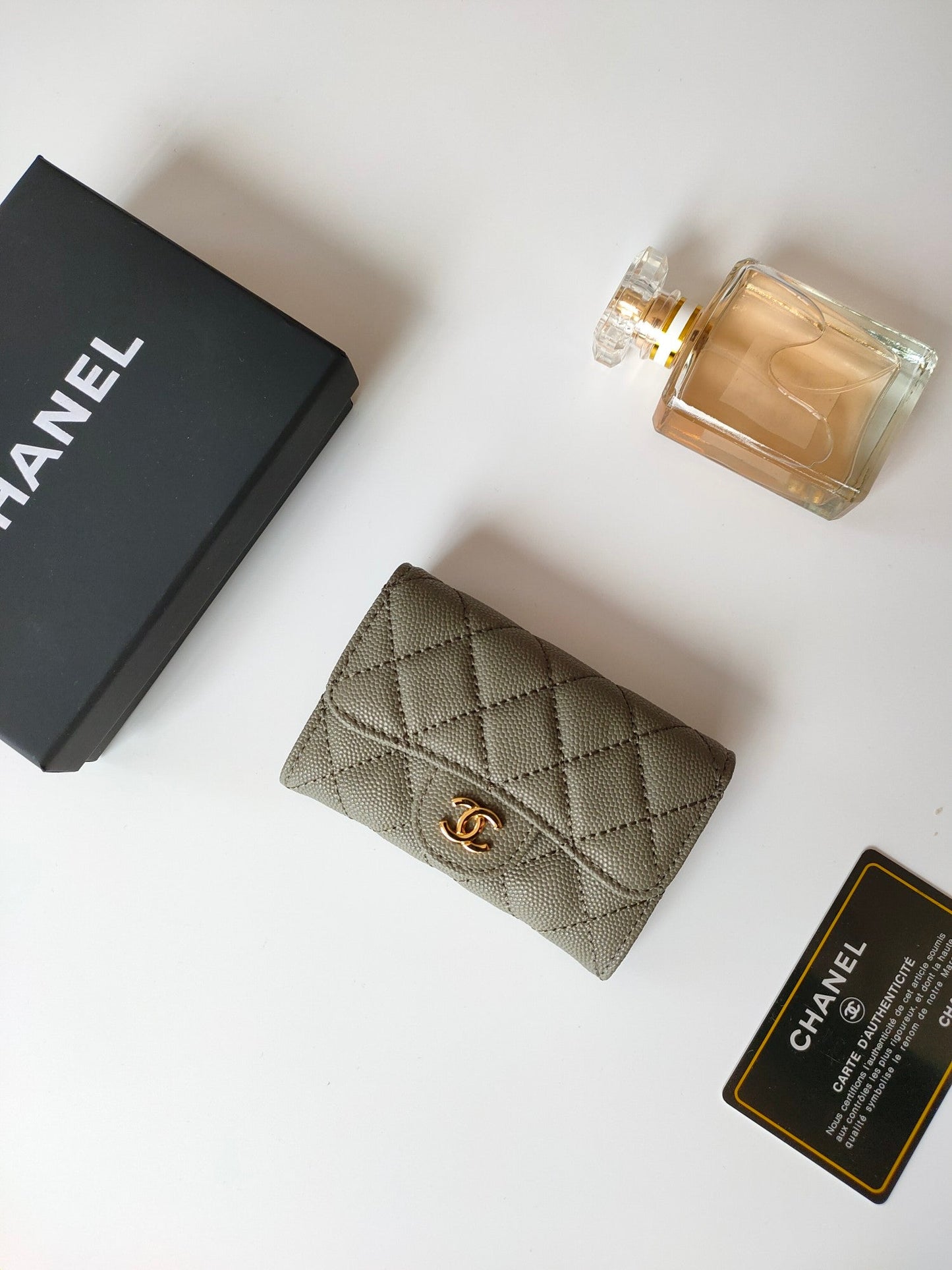 【シャネル】大人気AP314キャビアフラップ財布 10色展開 即完売必至