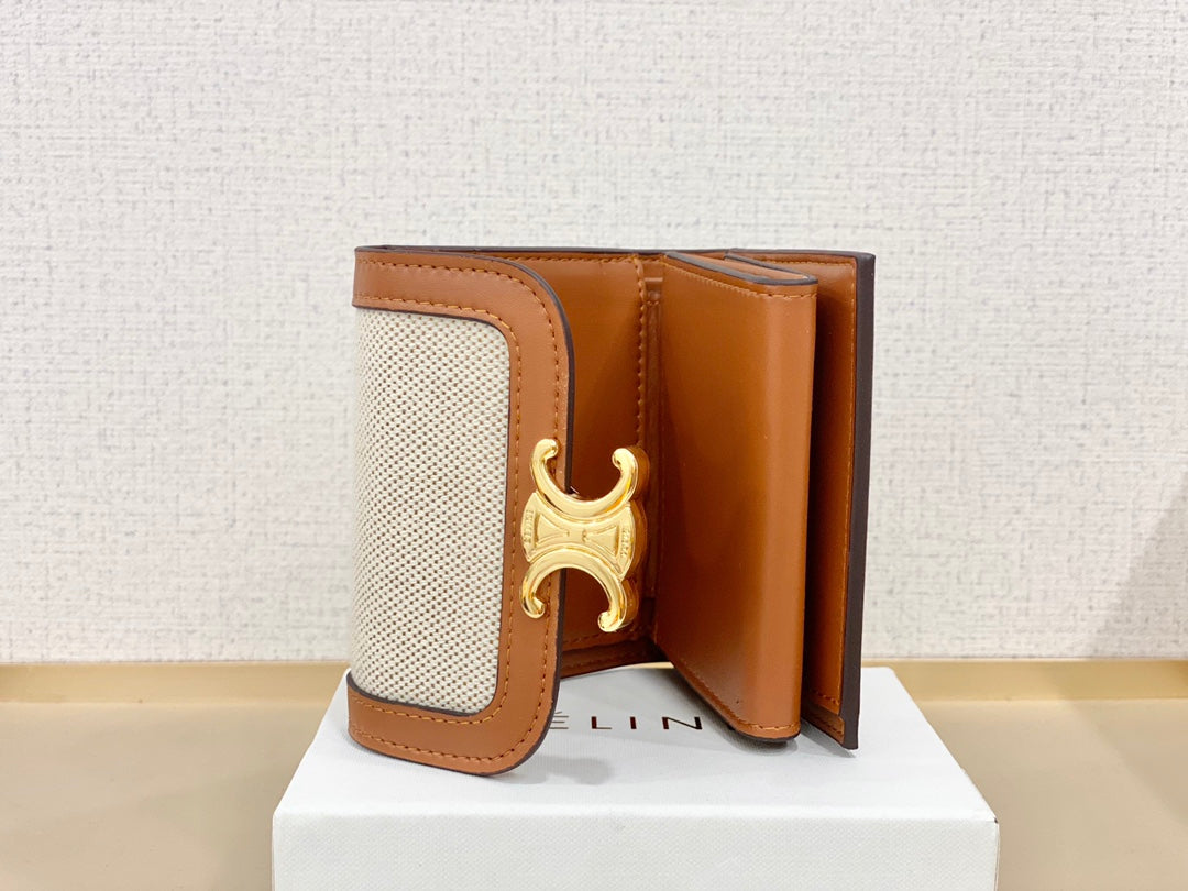 【セリーヌ】大人気軽量＆コンパクト持ち運びに便利な短い財布 ！関税送料込み