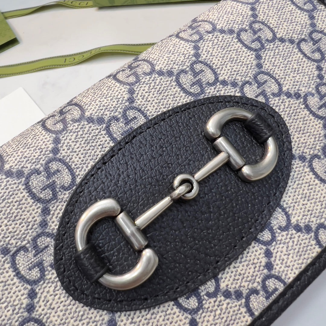 【グッチ】 春夏新作！軽くて丈夫なスリムウォレット