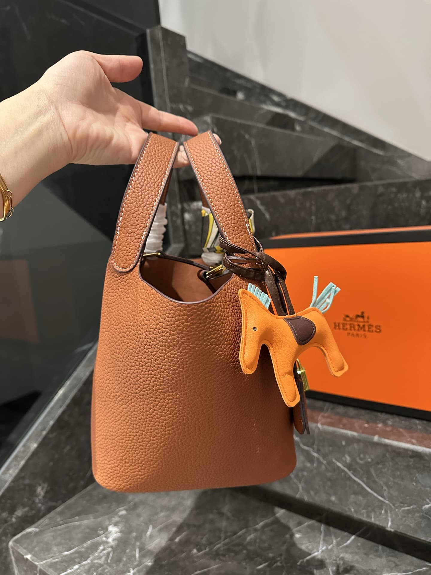 【エルメス】入手困難なピコタンロックPM18＋内袋＋ポニーペンダント＋スカーフ