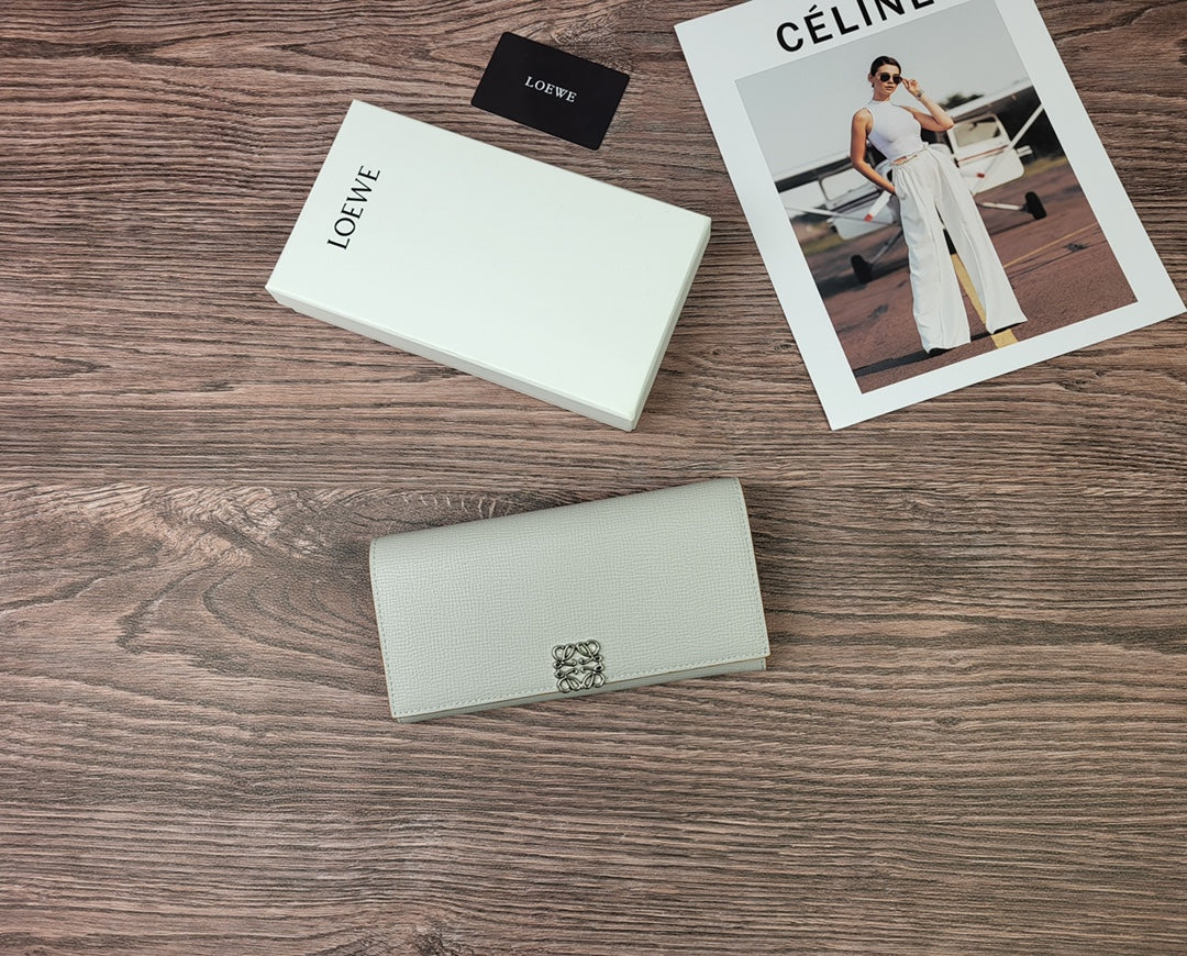 【ロエベ】ロングウォレット 5色展開 上品な組み合わせ