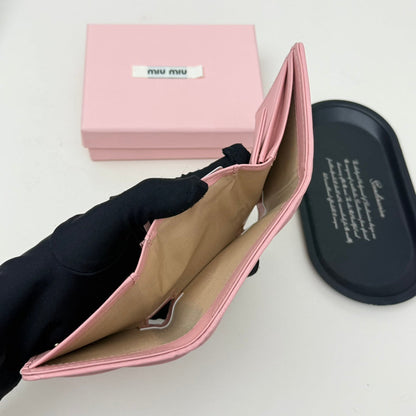 【ミュウミュウ】上品なデザイン♪おしゃれ】3つ折り財布3色