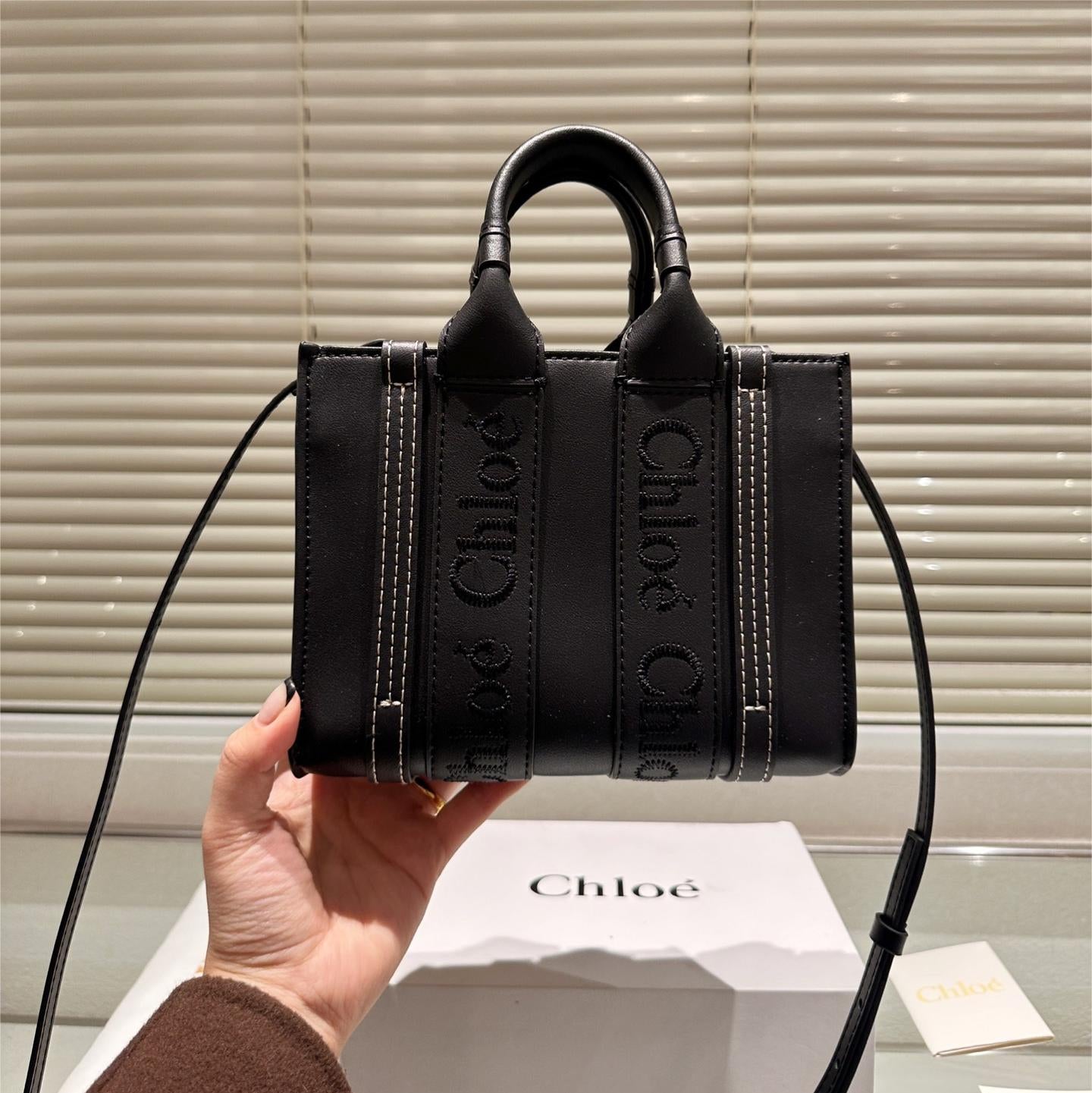 【クロエ】【人気のある】スモール「ウッディ」デニムトートバッグ
