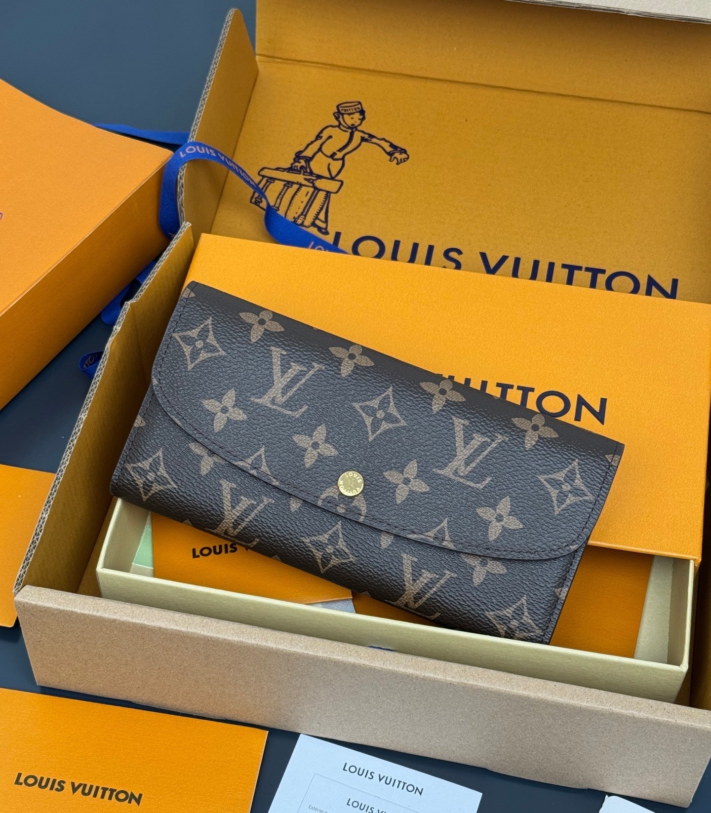 【ルイヴィトン】大人気☆  ポルトフォイユ・エミリー 財布 ギフト8色