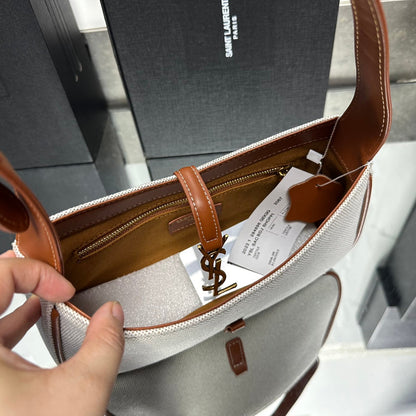 【サンローラン】LEA57ショルダーバッグ 軽量＆カジュアル 数量限定