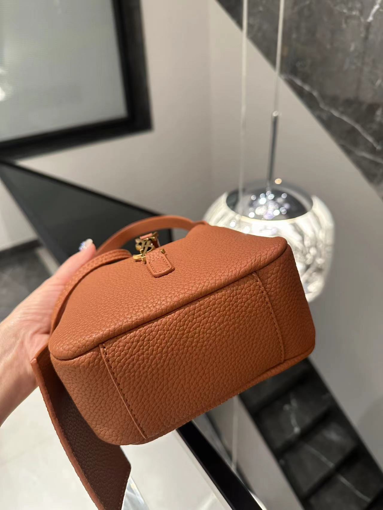 【サンローラン】LE5A7 BABY ソフト グレインレザー