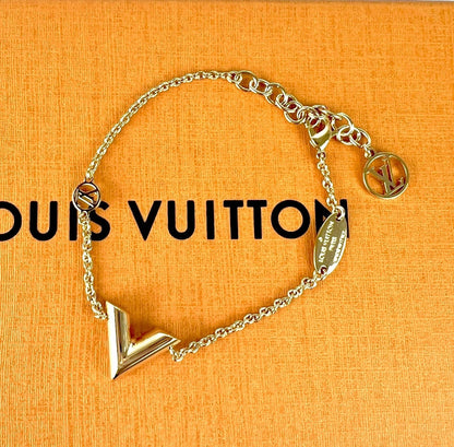 【ルイヴィトン】大人気ネックレス・エセンシャルV♪ブレスレット